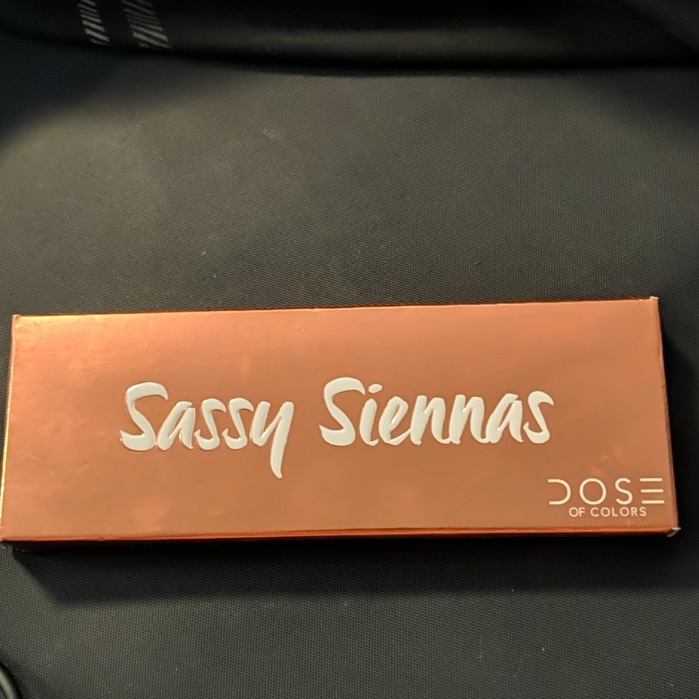Sassy Sienna's Dose of Colors eyeshadow palette